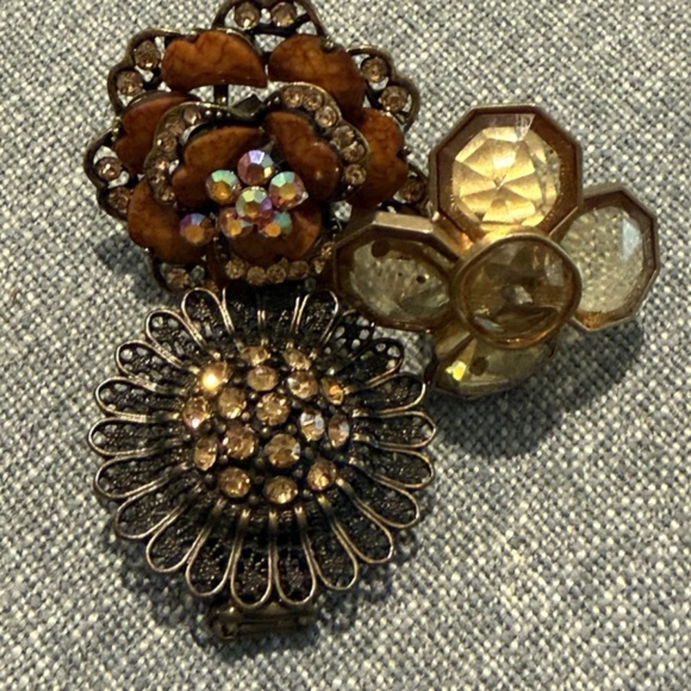 Three Fashion Rings Ladies Cocktail Glass Bezel Elastic Adjustable Browns